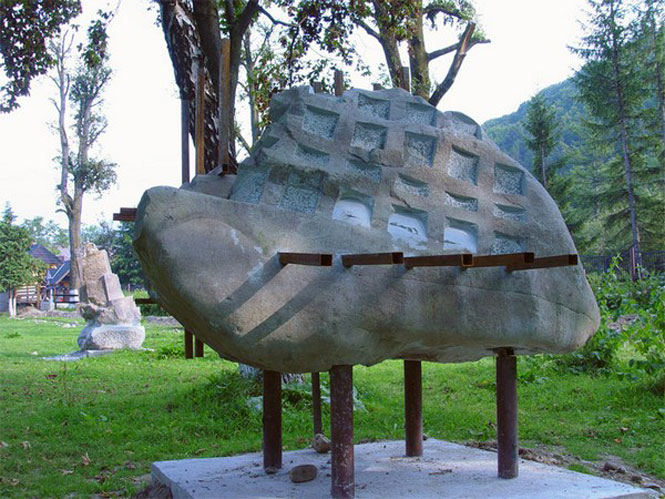 "Arche Noah" by the sculptor Mircea Lacatus