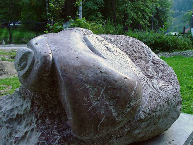 "Mermaid" by the sculptors Vladimir and Dumitru Verdianu