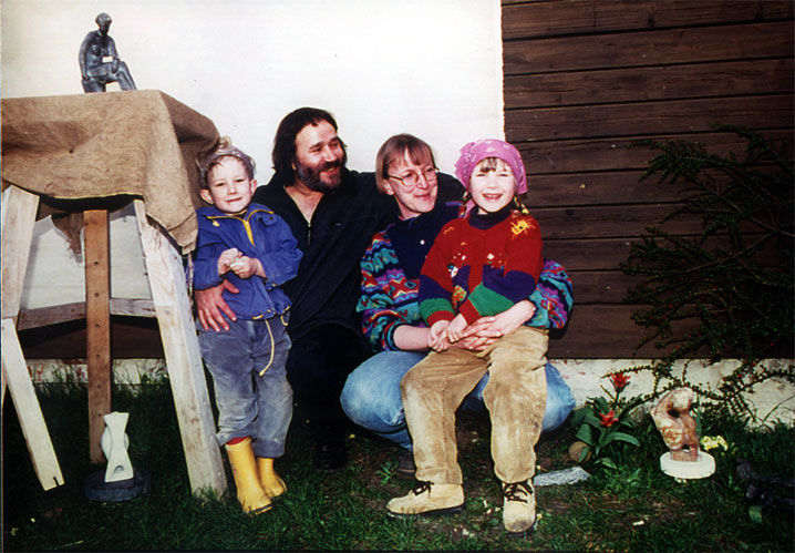 A happy family / Axel, Domnica (aka Ica), Ulrike (aka Ulli) and Dumitru (aka Dima) / Vienna, Austria, 2001