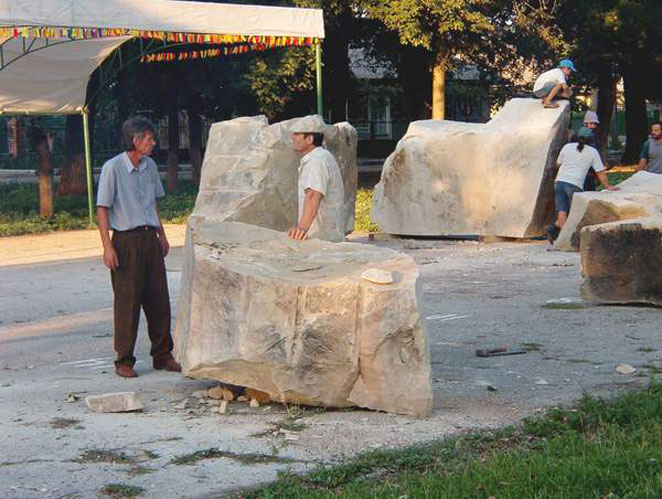 The sculptors Vasile Iucal and Ion Zderciuc